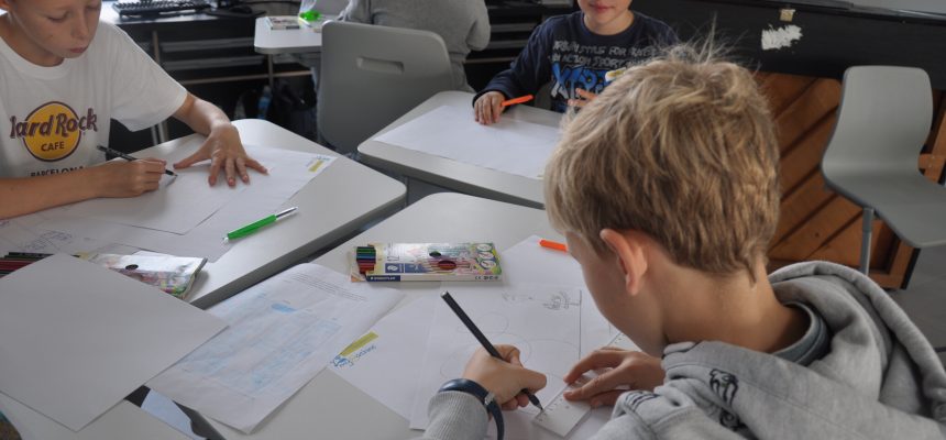 Creativiteitssessie in Lagere School door Hogeschoolstudenten